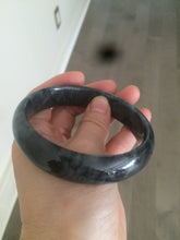 Load image into Gallery viewer, 56-63mm 100% natural black/white carbonate jade bangle F61