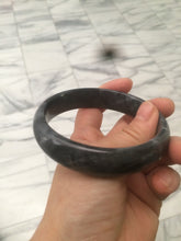 Load image into Gallery viewer, 56-63mm 100% natural black/white carbonate jade bangle F61