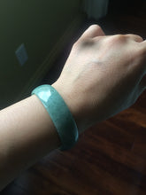 Load image into Gallery viewer, 51.7 mm Type A 100% Natural pea green thin style Jadeite Jade bangle T412