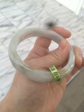 Load image into Gallery viewer, 57.8mm Certified Type A 100% Natural light green/brown Jadeite Jade bangle Z81-5732