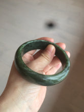 Load image into Gallery viewer, 60.5mm 100% Natural dark green/black nephrite Jade(碧玉)  bangle HF17
