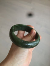 Load image into Gallery viewer, 60.5mm 100% Natural dark green/black nephrite Jade(碧玉)  bangle HF17