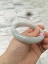 Load image into Gallery viewer, 57mm certificated Type A 100% Natural green Jadeite Jade bangle Y52-0715