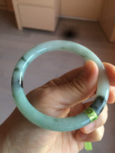 Load image into Gallery viewer, 56.7mm certified type A 100% Natural light/dark green round cut Jadeite Jade bangle Q57-3070