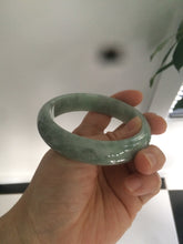 Load image into Gallery viewer, Certifed 58.9mm 100% natural Type A bean green jadeite jade bangle Z42-0722