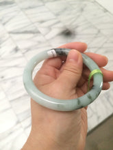 Load image into Gallery viewer, 56.7mm certified type A 100% Natural light/dark green round cut Jadeite Jade bangle Q57-3070