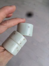 Load image into Gallery viewer, 100% Natural beige with brown flying dandelions nephrite Jade men's thumb ring HE10