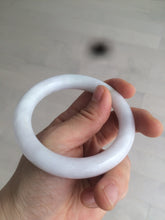 Load image into Gallery viewer, 55mm 100% natural Type A light purple/white round cut jadeite jade bangle Z109