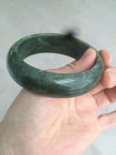 Load image into Gallery viewer, 60.5mm 100% Natural dark green/black nephrite Jade(碧玉)  bangle HF17
