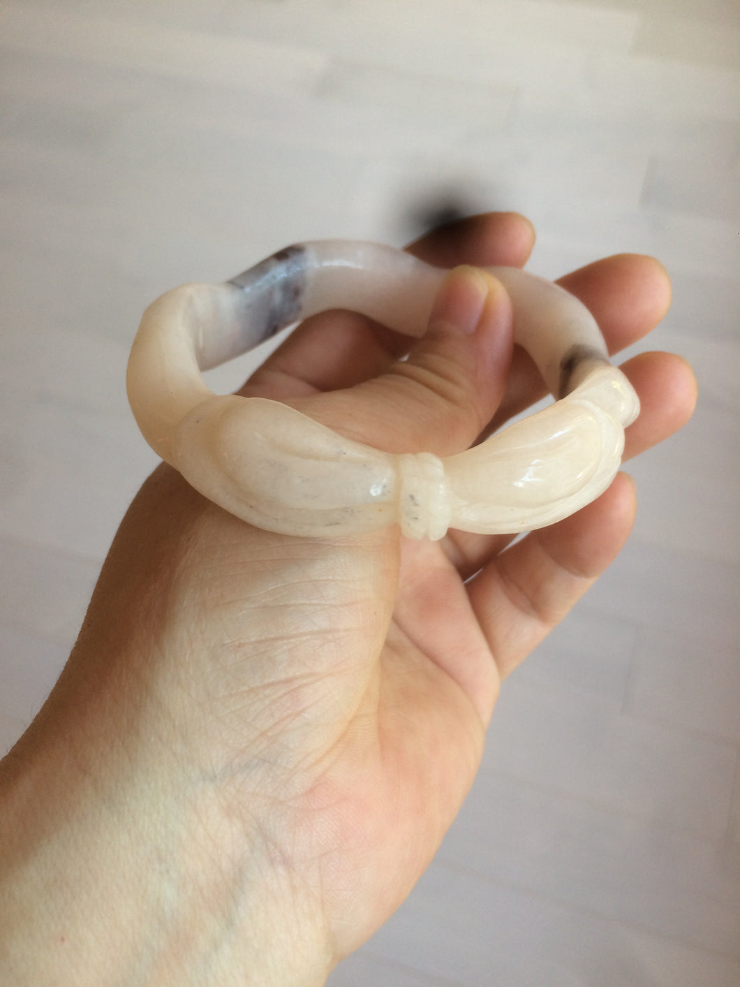 56mm 100% natural light Pink/black Quartzite (Shetaicui jade) 3D carved Bow knot and wave bangle XY66