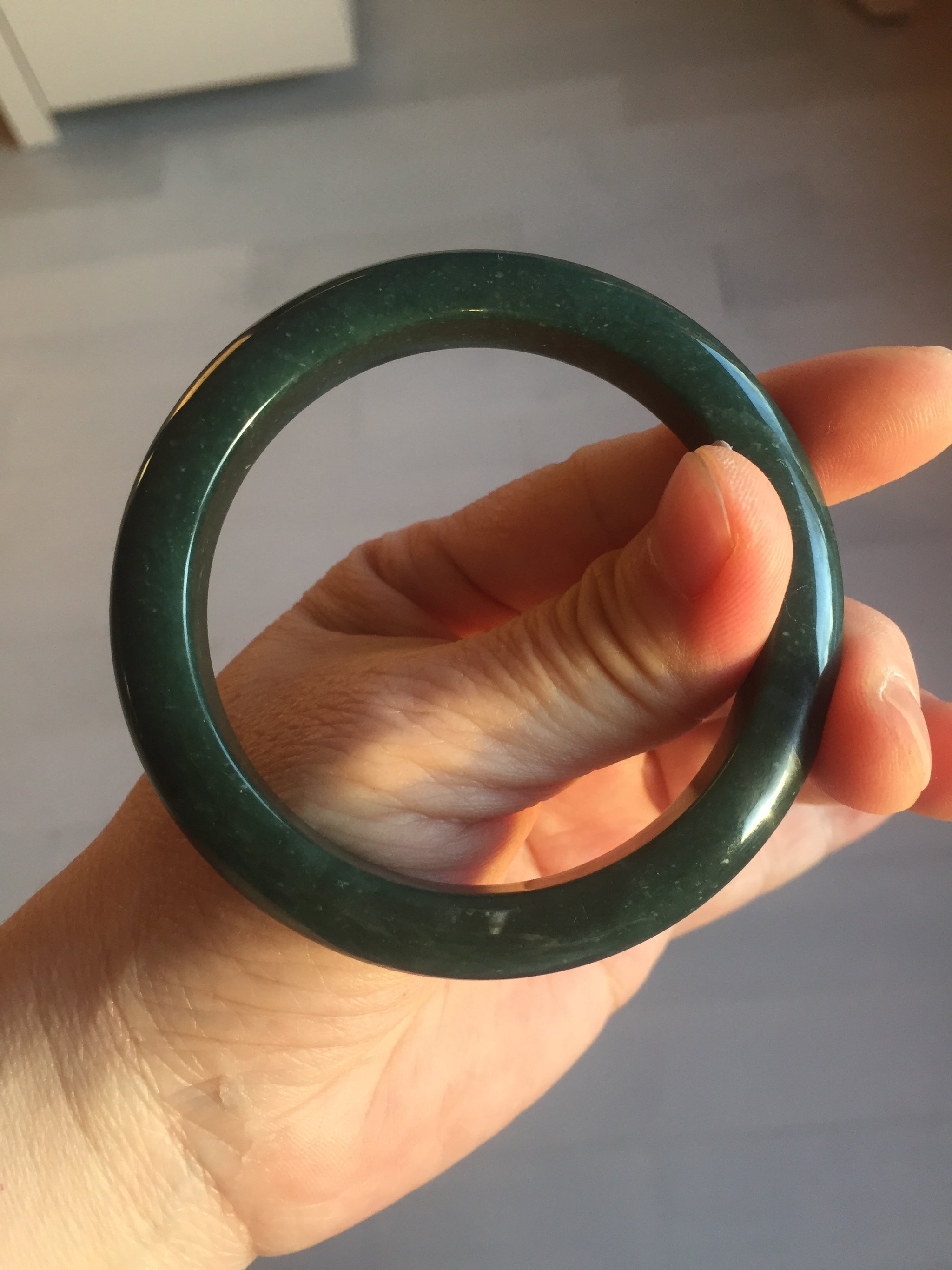 Grade A : Green Jade bangle /57.52 mm top