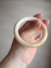 Load image into Gallery viewer, 52.8mm 100% natural beige yellow white round cut Coral Jade (珊瑚玉) bangle SY70
