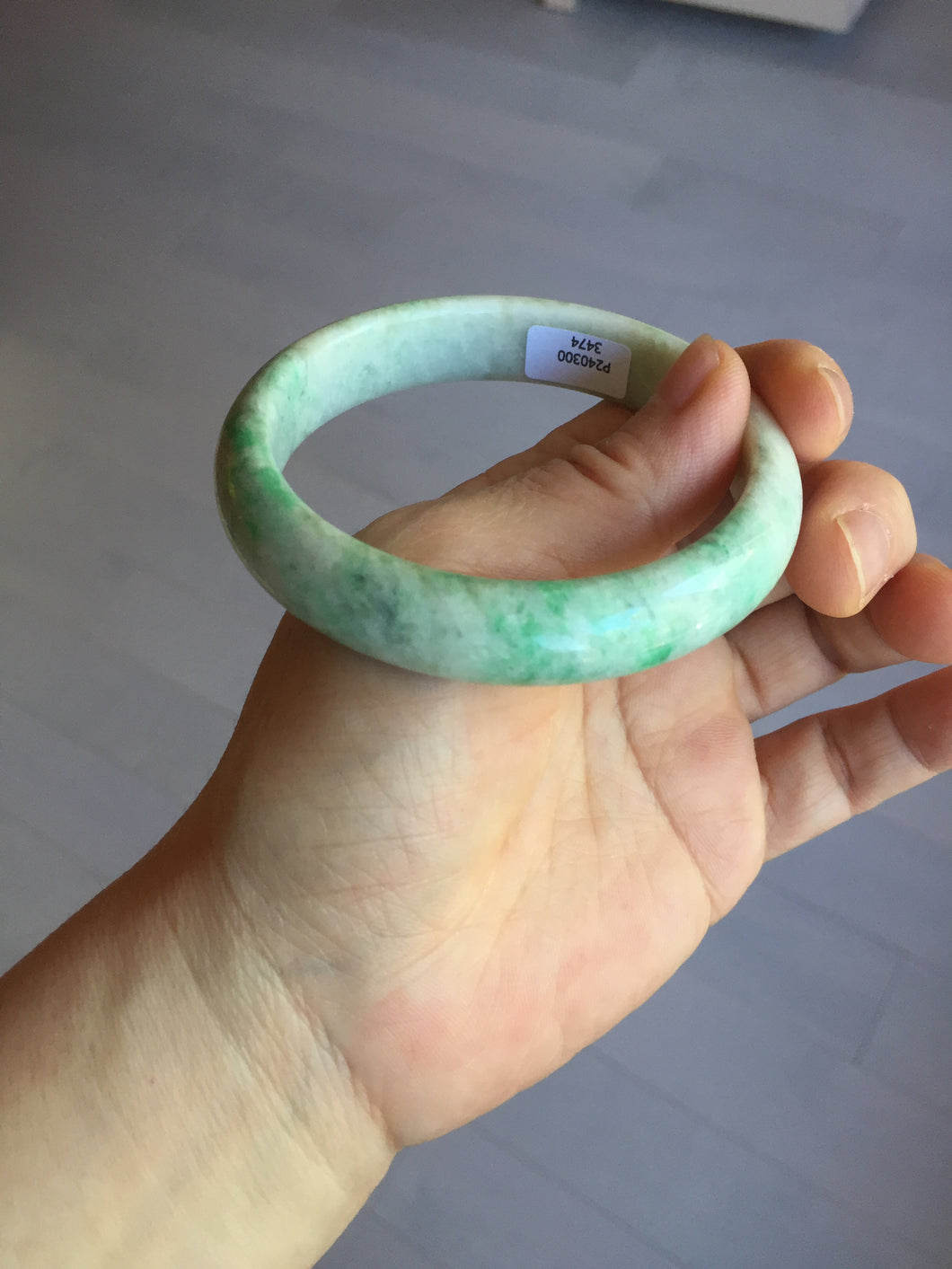 58mm Certified type A 100% Natural sunny green/white Jadeite bangle AY85-3474