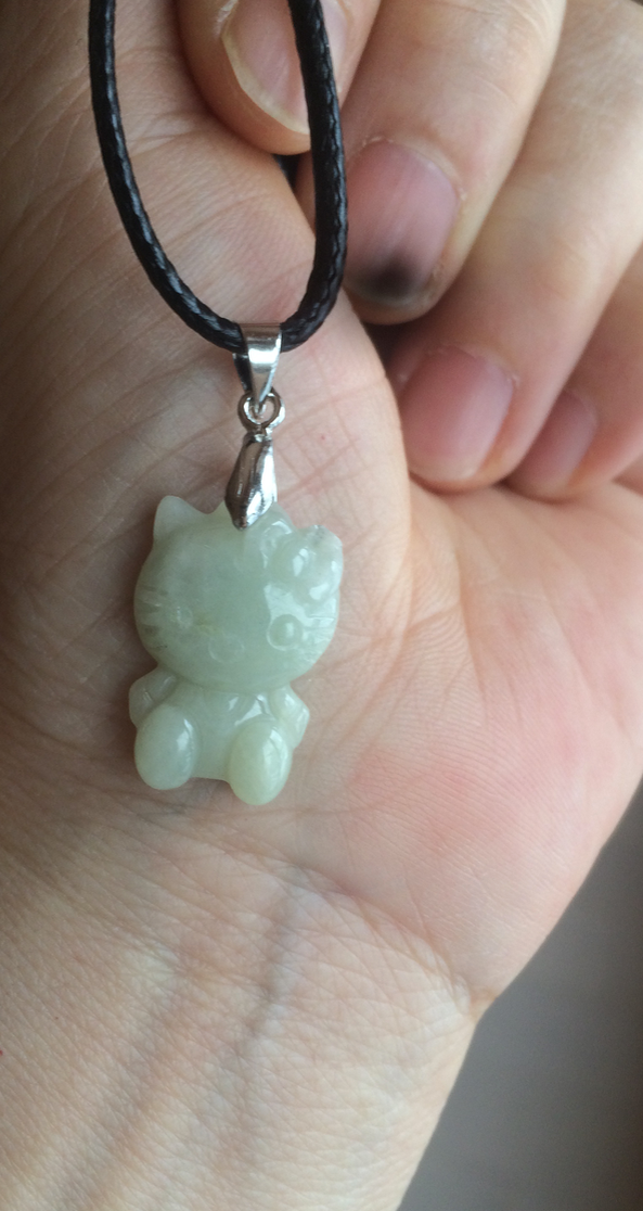 Type A 100% Natural light green jadeite jade cat kitty pendant BG43