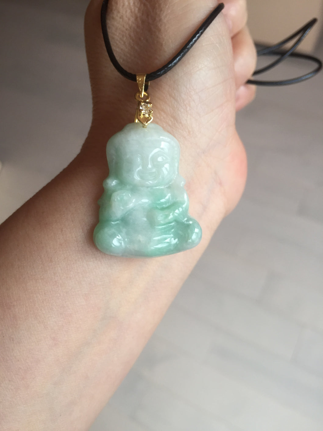 卖了 100% Natural white sunny green jadeite Jade baby buddha (宝宝佛) pendant group BL19