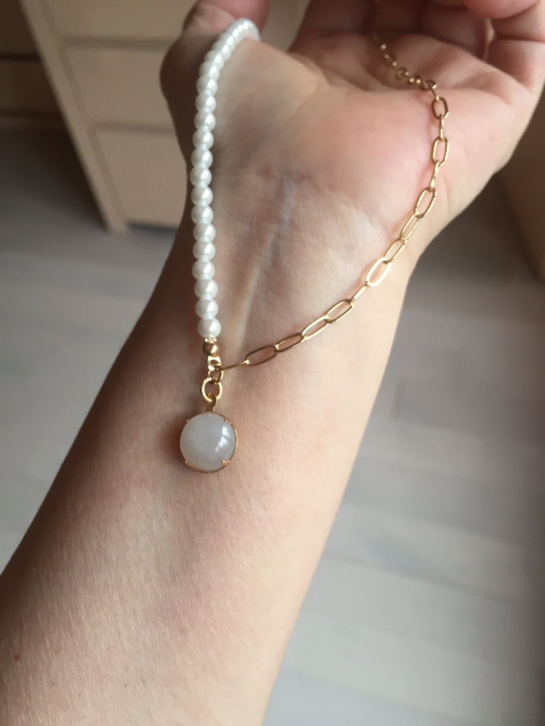 100% natural Type A white light purple Jadeite pendant and Faux Pearl Necklace PD168