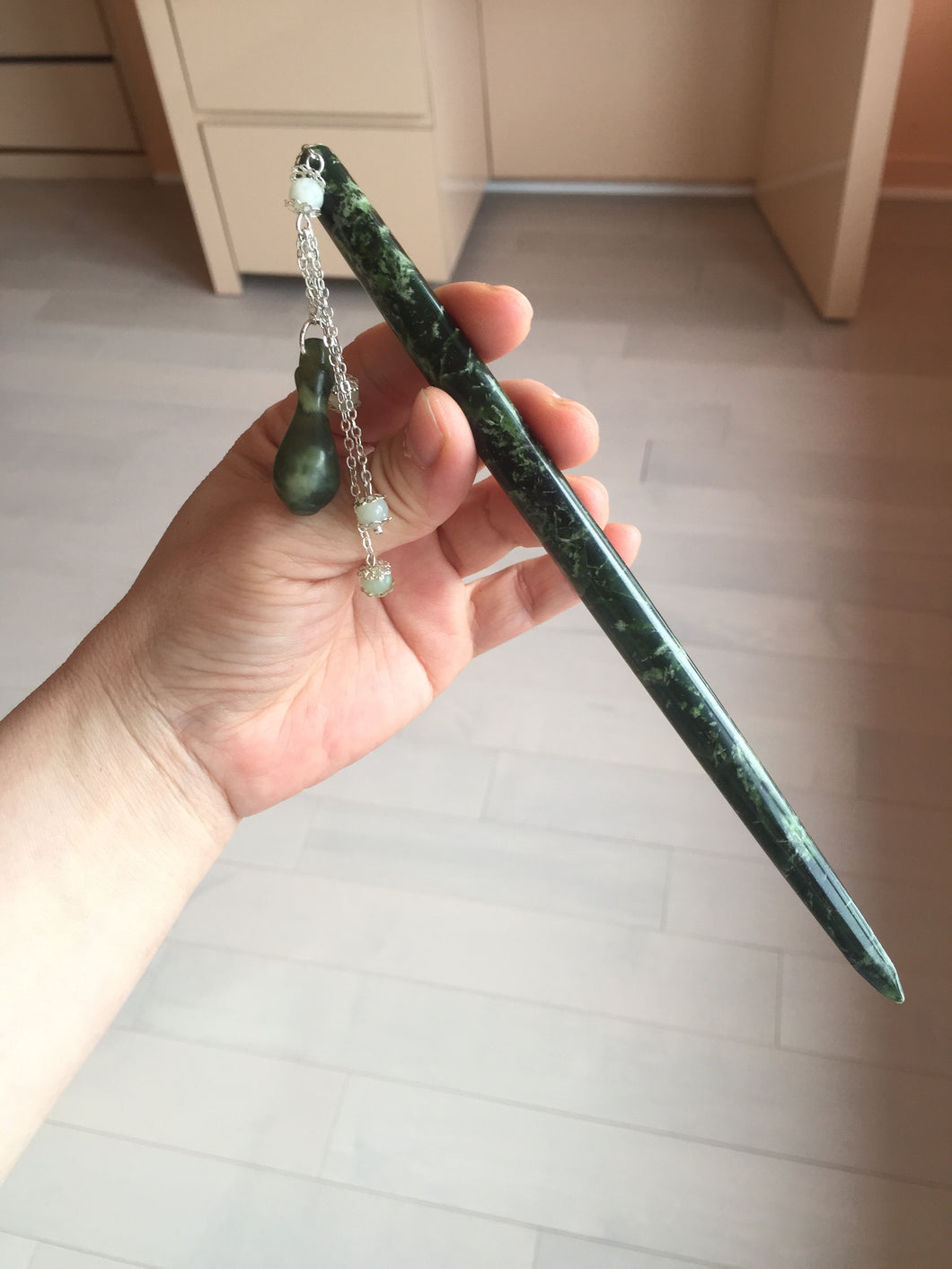 18.5cm 100% Natural dark green Xiu Jade Serpentine hairpin with Safety bottle dangling AW4