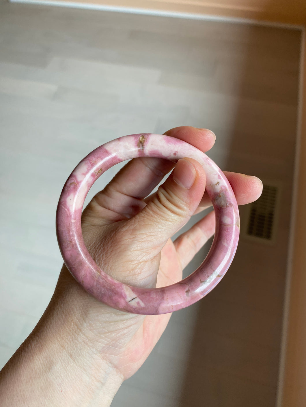 58mm 100% natural rose pink round cut rose stone (Rhodonite)bangle sy4