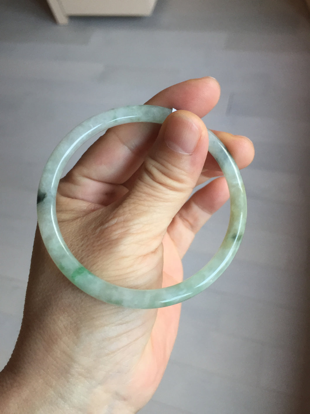 57.4mm Certified Type A 100% Natural sunny green/white with dark green floating flowers super slim round cut Jadeite bangle PD48-5736