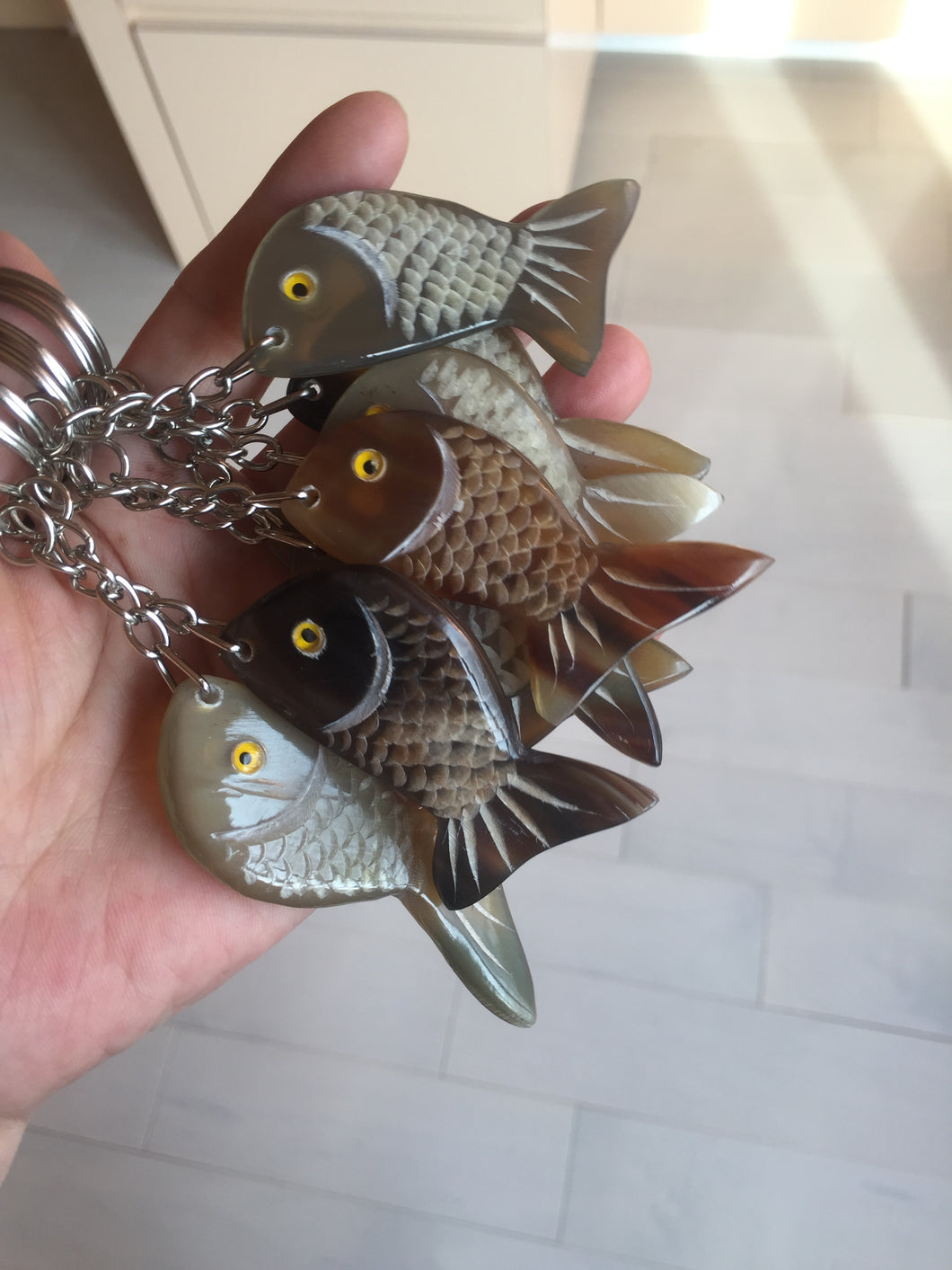 52x23mm 100% Natural black brown yellow Buffalo Horn 3d carved fish Keychain, pendant, bag hanging group NJ3
