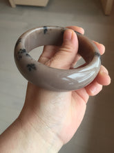 Load image into Gallery viewer, 60mm 100% natural chocolate milk color with flying leaf morning in the country chubby Quartzite (Shetaicui jade) bangle AW5
