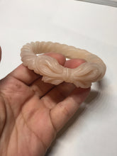 Load image into Gallery viewer, 58mm 100% natural light pink Quartzite (Shetaicui jade) carved Bow knot and twist style bangle SY105
