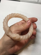 Load image into Gallery viewer, 58mm 100% natural light pink Quartzite (Shetaicui jade) carved Bow knot and twist style bangle SY105
