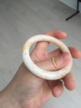 Load image into Gallery viewer, 52.8mm 100% natural beige yellow white round cut Coral Jade (珊瑚玉) bangle SY70
