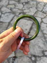 Load image into Gallery viewer, 60.5mm certified 100% Natural dark green/black round cut nephrite Jade(碧玉)  bangle HN13-1575
