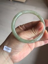 Load image into Gallery viewer, 52.7mm Certified type A 100% Natural light green yellow brown floating seaweed slim round cut Jadeite bangle E90-6616
