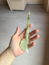 Load image into Gallery viewer, 17.5cm 100% Natural light green Xiu Jade Serpentine vantage carved peony hairpin AW24
