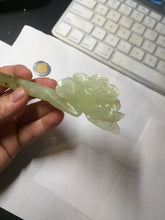 Load image into Gallery viewer, 17.5cm 100% Natural light green Xiu Jade Serpentine vantage carved peony hairpin AW24
