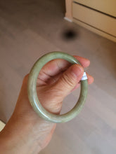 Load image into Gallery viewer, 58.5mm 100% natural certified green/yellow/gray round cut jadeite jade bangle BK14-3294
