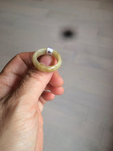 Load image into Gallery viewer, 100% natural type A light yellow/gray (黄冰) jadeite jade band ring AZ98
