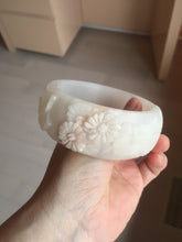 Load image into Gallery viewer, 62mm 100% natural white light Pink carved flowers Quartzite (Shetaicui jade) bangle XY114

