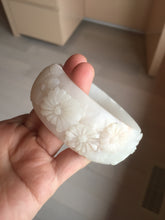 Load image into Gallery viewer, 62mm 100% natural white light Pink carved flowers Quartzite (Shetaicui jade) bangle XY114
