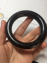 Load image into Gallery viewer, 54.9mm certified 100% Natural black(MO YU 墨玉) meteorite Stellar Night sky chubby round cut nephrite bangle HF119-8244
