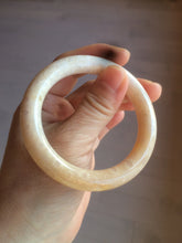 Load image into Gallery viewer, 52.8mm 100% natural beige yellow white round cut Coral Jade (珊瑚玉) bangle SY70
