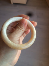 Load image into Gallery viewer, 52.8mm 100% natural beige yellow white round cut Coral Jade (珊瑚玉) bangle SY70
