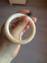 Load image into Gallery viewer, 52.8mm 100% natural beige yellow white round cut Coral Jade (珊瑚玉) bangle SY70
