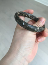 Load image into Gallery viewer, Sold! Please don&#39;t order. Thanks. 59.5mm 100% natural black background with white/yellow/red flowers Plum blossom Jade(梅花玉) bangle SY98-4
