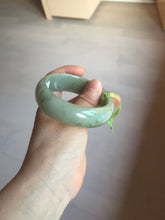 Load image into Gallery viewer, 卖了 55 mm Certified type A 100% Natural green/gray/brown/black board style Jadeite bangle R86-1530
