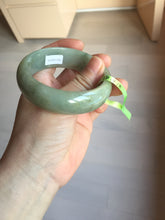 Load image into Gallery viewer, 卖了 55 mm Certified type A 100% Natural green/gray/brown/black board style Jadeite bangle R86-1530
