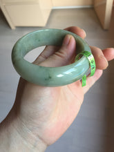 Load image into Gallery viewer, 卖了 55 mm Certified type A 100% Natural green/gray/brown/black board style Jadeite bangle R86-1530
