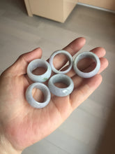 Load image into Gallery viewer, 100% natural type A light purple/green/white broad jadeite jade band ring thumb ring Pb42
