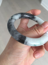 Load image into Gallery viewer, 卖了  56.2mm Certified 100% natural Type A black/white(wuji) chubby round cut jadeite jade bangle BP31-5844
