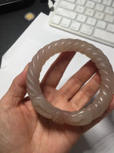 Load image into Gallery viewer, 60.5mm 100% natural light pink Quartzite (Shetaicui jade) carved Bow knot and twist style bangle XY110
