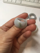 Load image into Gallery viewer, 100% natural type A light purple/green/white broad jadeite jade band ring thumb ring Pb42
