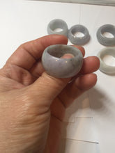 Load image into Gallery viewer, 100% natural type A light purple/green/white broad jadeite jade band ring thumb ring Pb42
