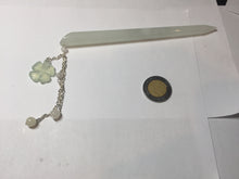 Load image into Gallery viewer, 13cm 100% Natural white/light green Xiu Jade Serpentine hairpin with four leaf clover dangling AW3
